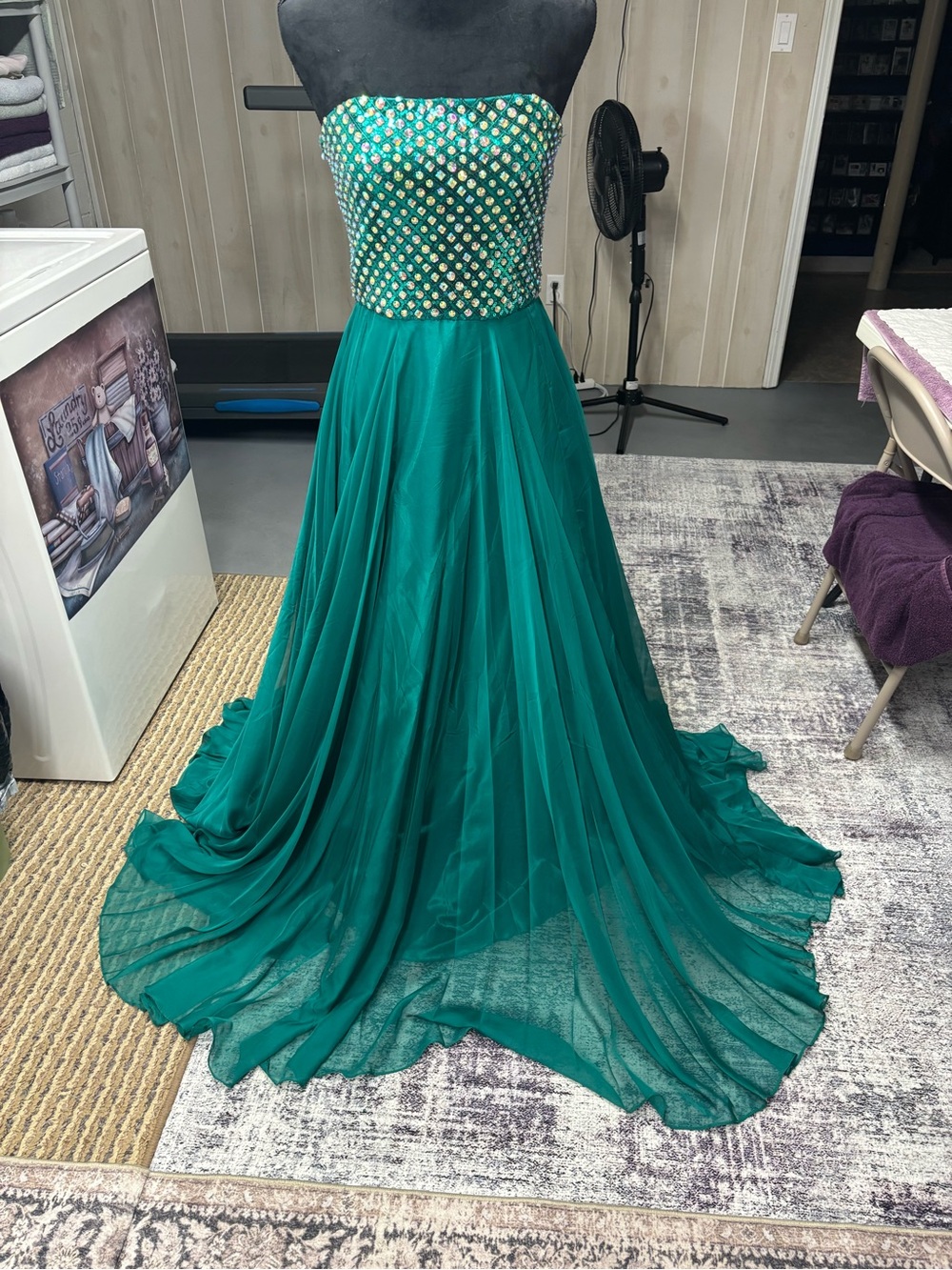 Fabuluxe Strapless Emerald Green Beaded Evening Pageant Gown Size Small